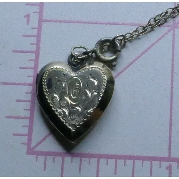 Vintage Heart Shaped Locket With Engraved Design & Initial Gold On Sterling Silv - Picture 7 of 8